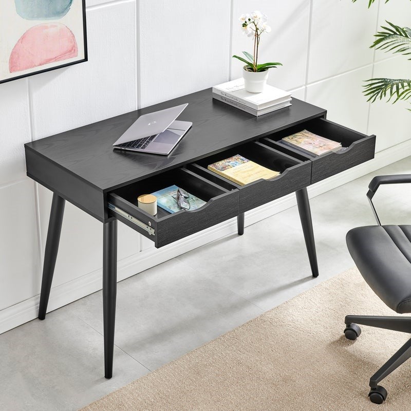 How To Organise Your Desk